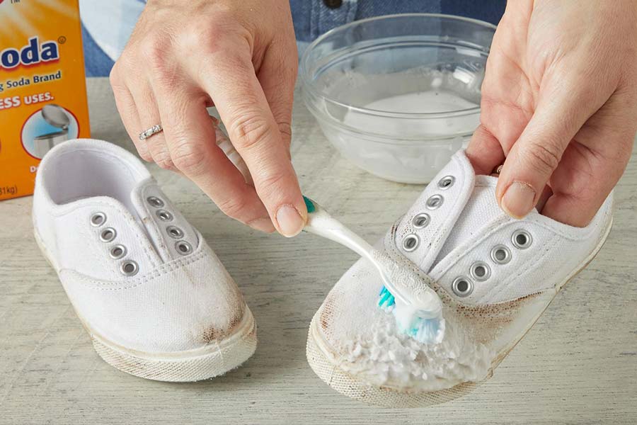 آموزش نحوه تمیز کردن انواع کفش و کتونی سفید 